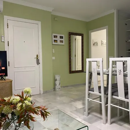 Céntrico “los Pajaritos” Con Garaje. *