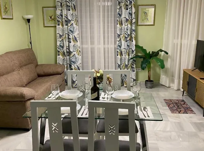 Céntrico “los Pajaritos” Con Garaje. *