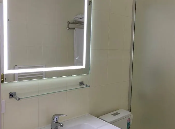 Céntrico “los Pajaritos” Con Garaje.