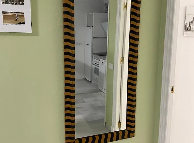 Céntrico “los Pajaritos” Con Garaje. Appartement